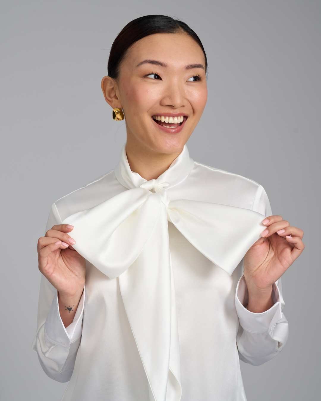 Pussy Bow Detachable Collar | White Satin