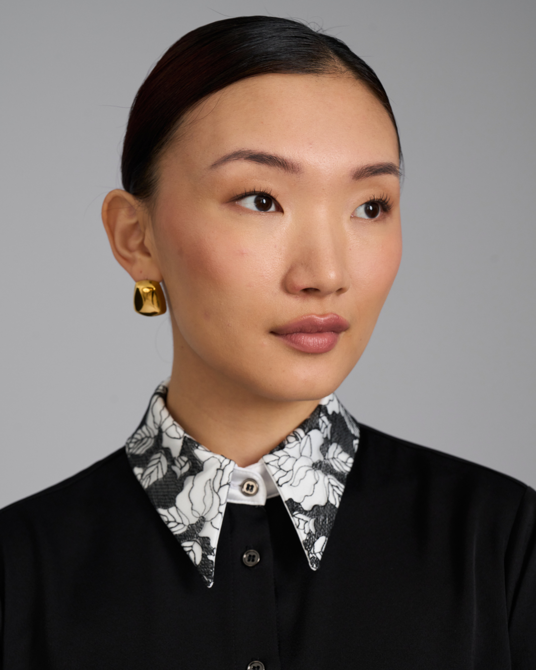 Long Pointed Detachable Collar | Black Flower Lace on White Satin